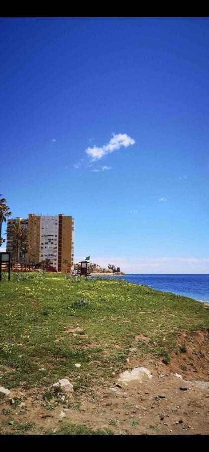 Ferienwohnung Studio On The Beach Front Málaga Exterior foto