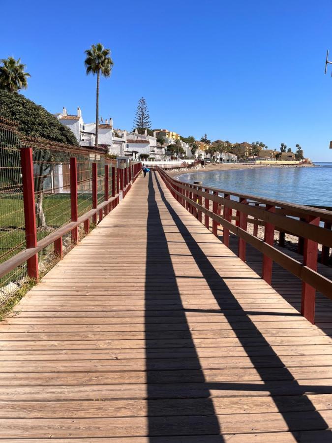 Ferienwohnung Studio On The Beach Front Málaga Exterior foto